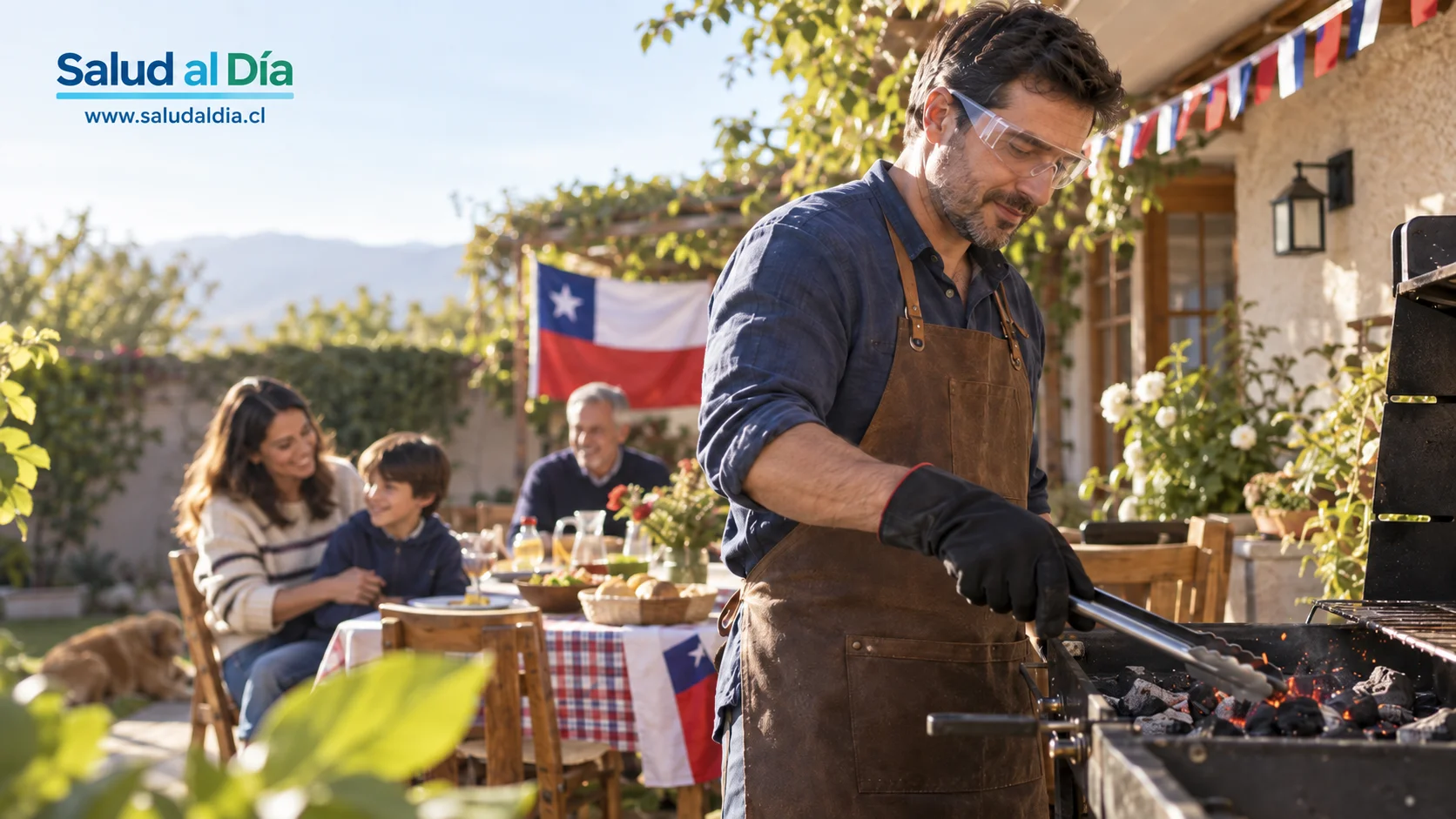 Persona utilizando protección ocular mientras prepara una parrilla durante una celebración de Fiestas Patrias