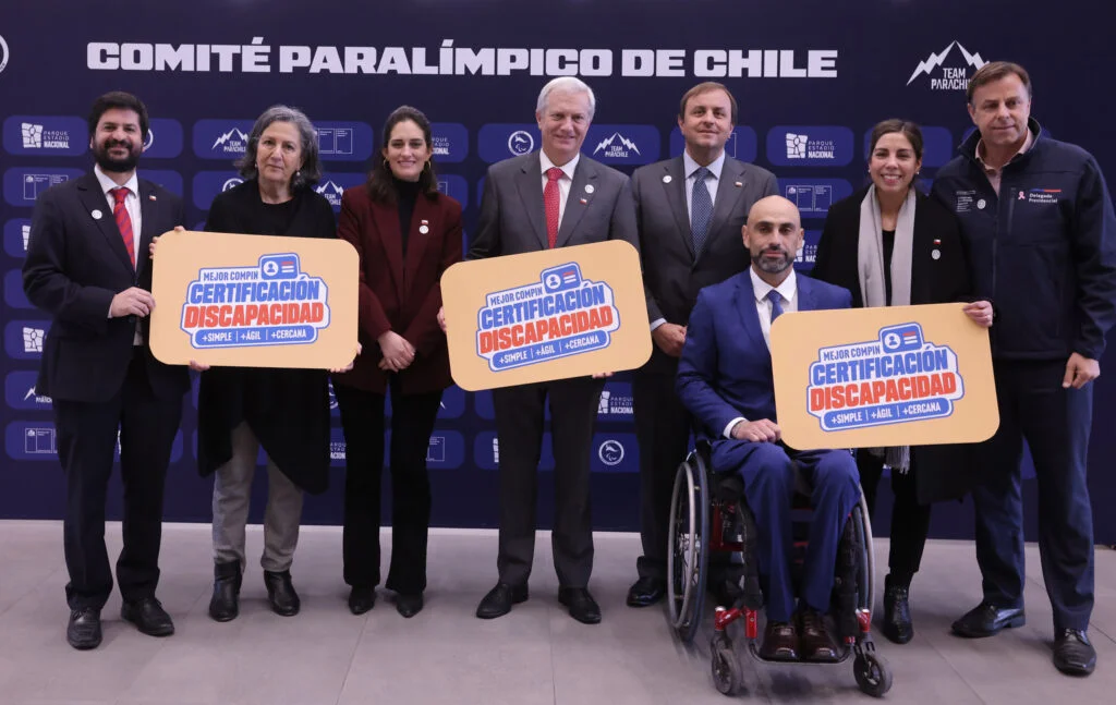 Autoridades durante el lanzamiento del plan para modernizar y agilizar la certificación de discapacidad en Chile